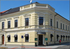 Hotel Tacl, Holešov